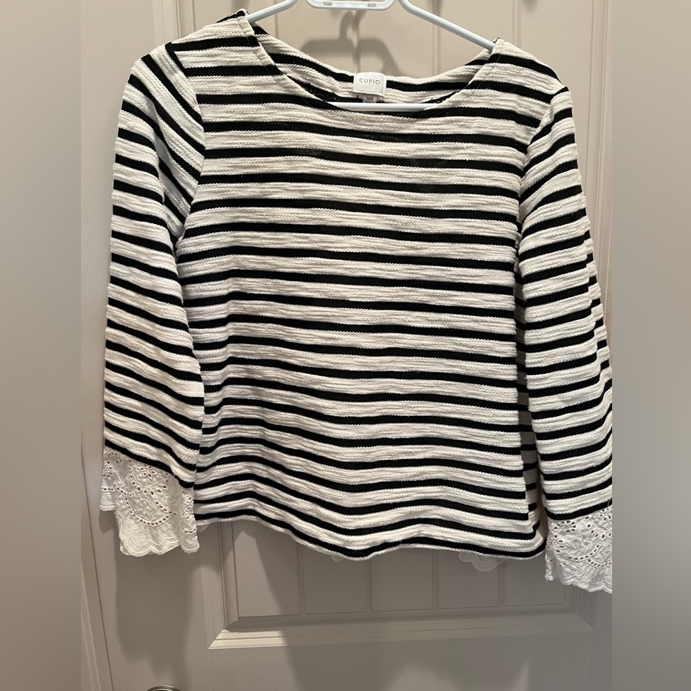 Cupio whimsical 3/4 sleeve cotton knit stripe shirt with cream eyelet trim.
